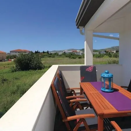Kiki * Kaštela